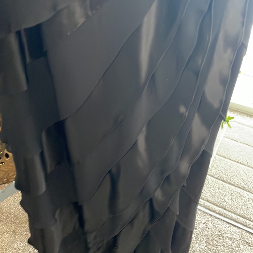 Bloomingdale’s sexy long formal dress, Size 10 - Picture 5 of 8